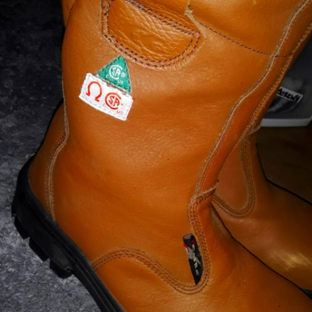 Cofra steel toe boots for woman. Size 6. Tan